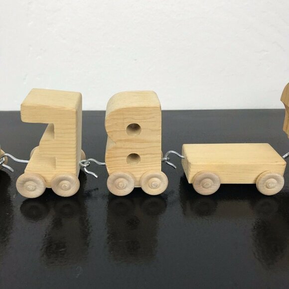 Vintage 80s Wooden Train Set Spells BECCA Rebecca 8 Pieces - Picture 9 of 11